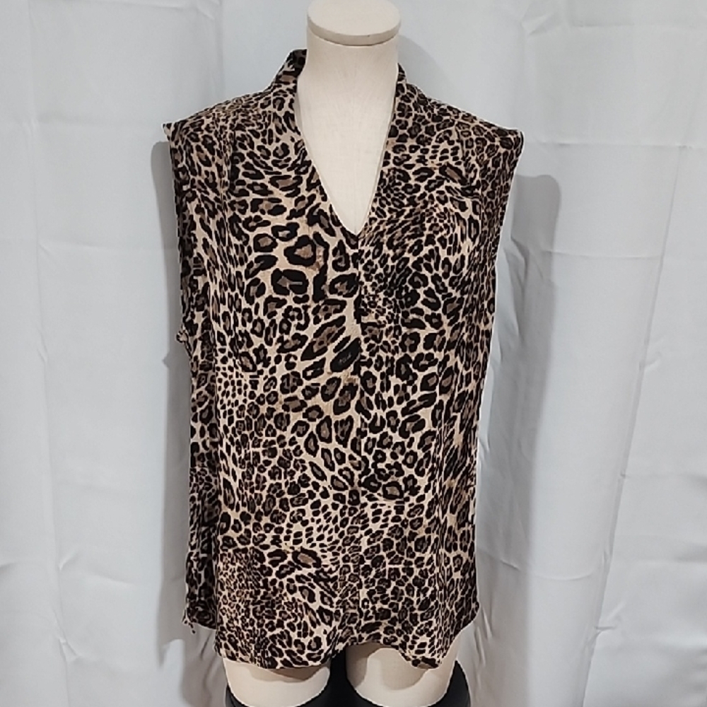 Le Gali Chic Sleeveless Leopard Print Blouse